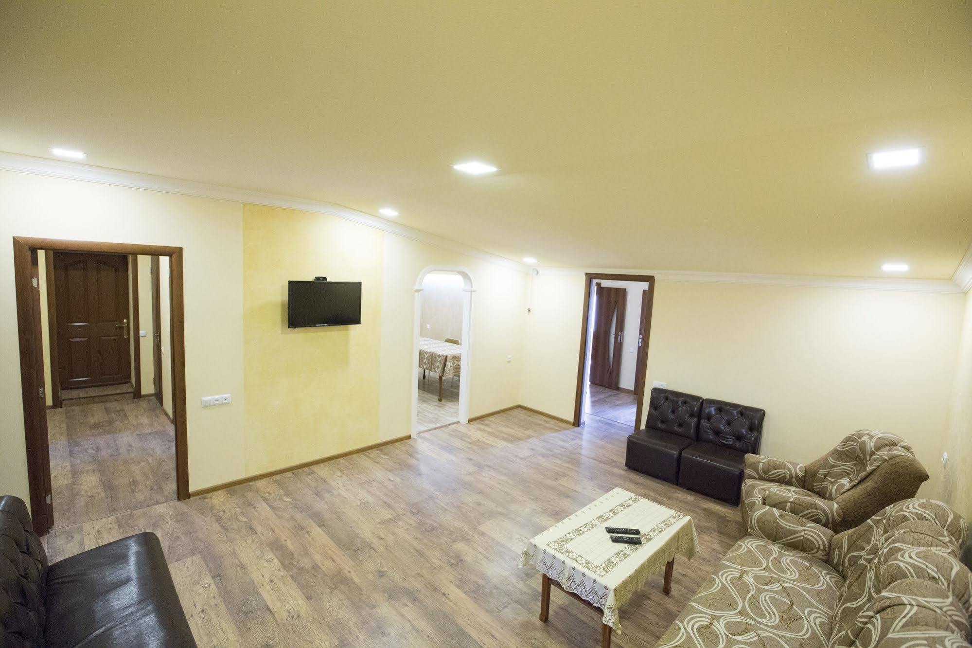 Your Hostel Yerevan Exterior foto